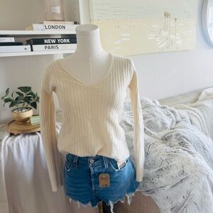 Stylish Cream V-Neck Ribbed Sweater
